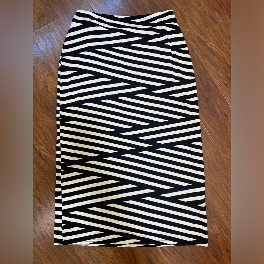ANTHROPOLOGIE black white abstract midi skirt
